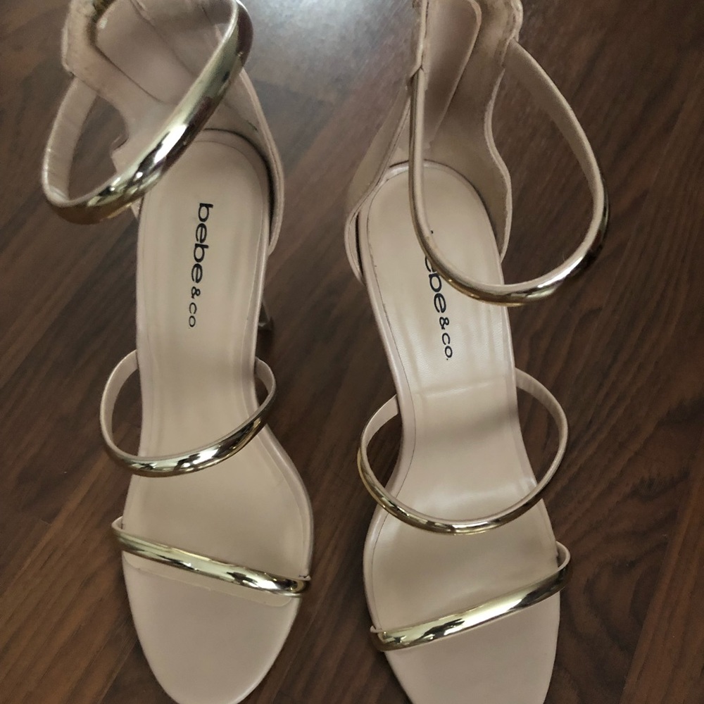 Gold and Nude EUC bebe heels